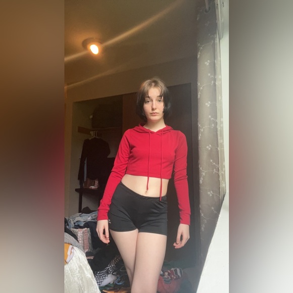 Attached LA Vintage Red Crop Top Hoodie - Picture 2 of 5
